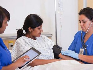 24-hour medical service in Sharjah to meet patients rush